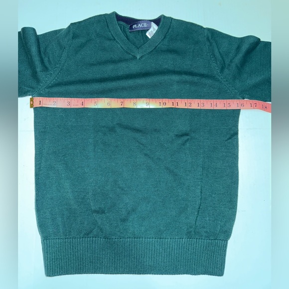 Boys green Sweater size 5/6. - Picture 3 of 5